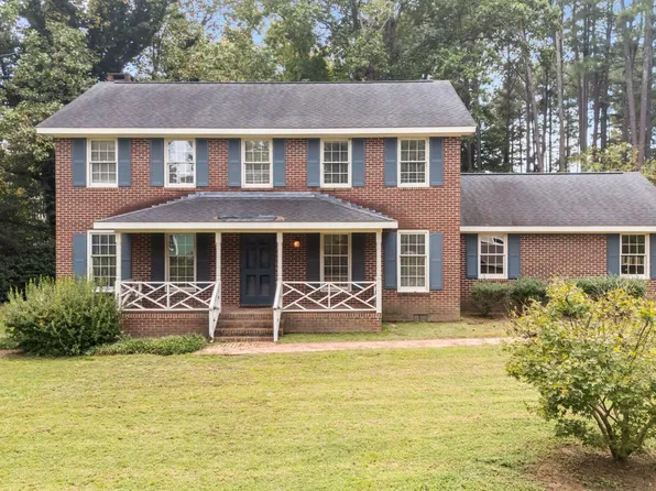 2405 Wintergreen Rd, Sanford, NC 27330