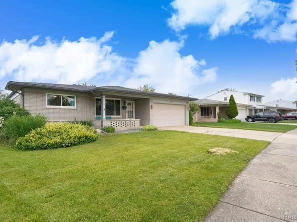 2243 Hempstead Dr, Troy, MI 48083