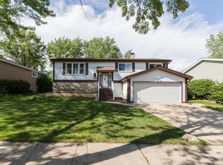 560 W Briarcliff Rd, Bolingbrook, IL 60440