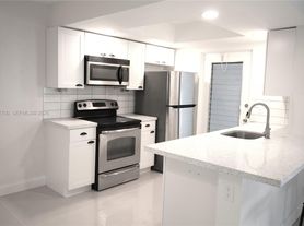 2166 NE 56th St, Fort Lauderdale, FL