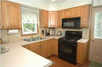 5th image of 1032 Westmoor Dr NW