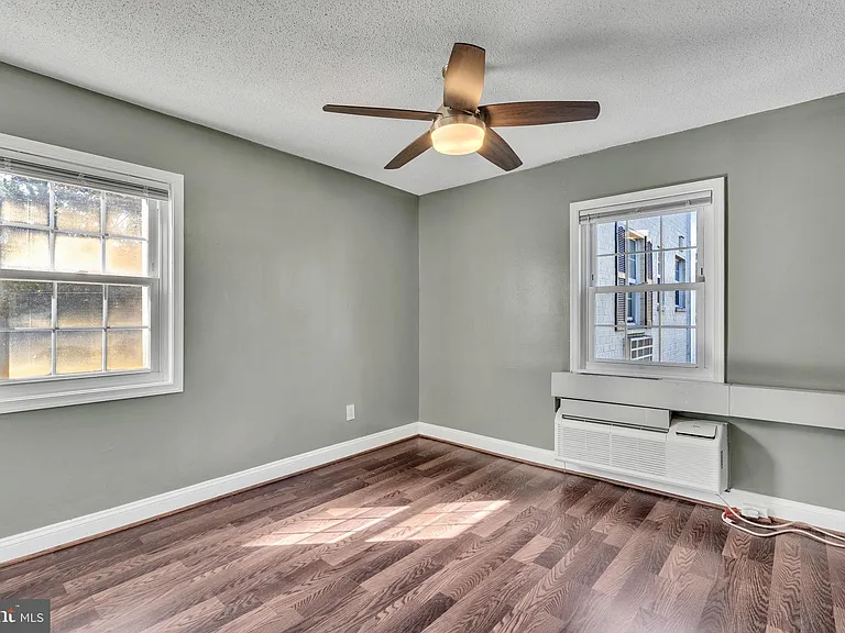2237 Farrington Ave #203 — Photo 15