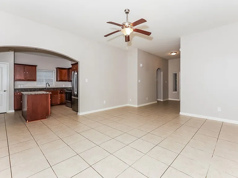 4144 Tower Ln — Photo 5