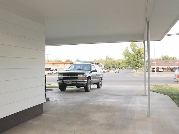 4th image of 1614 5th Ave