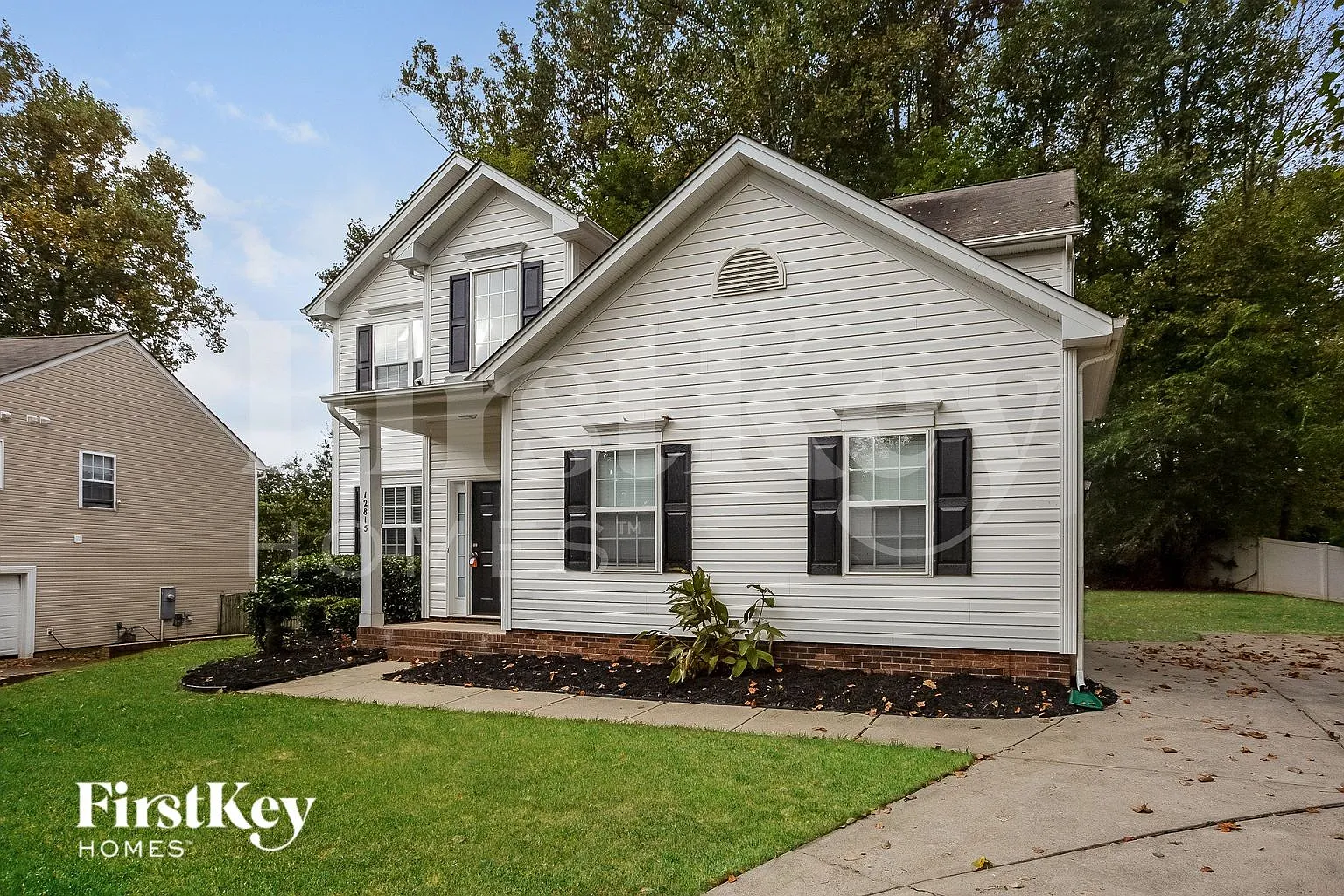 5 bed, 3.0 bath, 2299 sqft, $2,955 — Photo 3