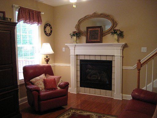 4th image of 805 Lourdes Ln