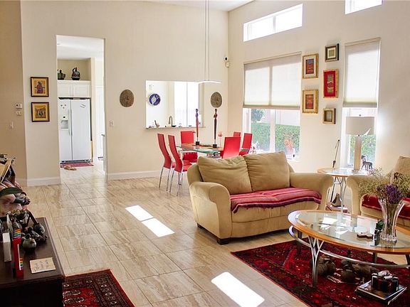 4th image of 3811 Alamanda Dr
