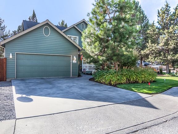 3rd image of 1789 SE Ironwood Ct
