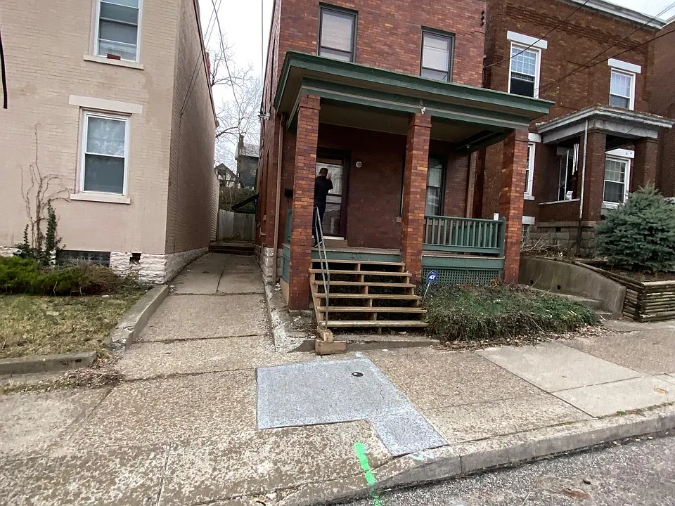 433 Ada St