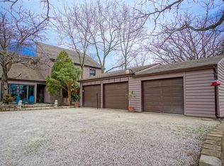 S15W32130 High Meadow Cir, Delafield, WI 53018