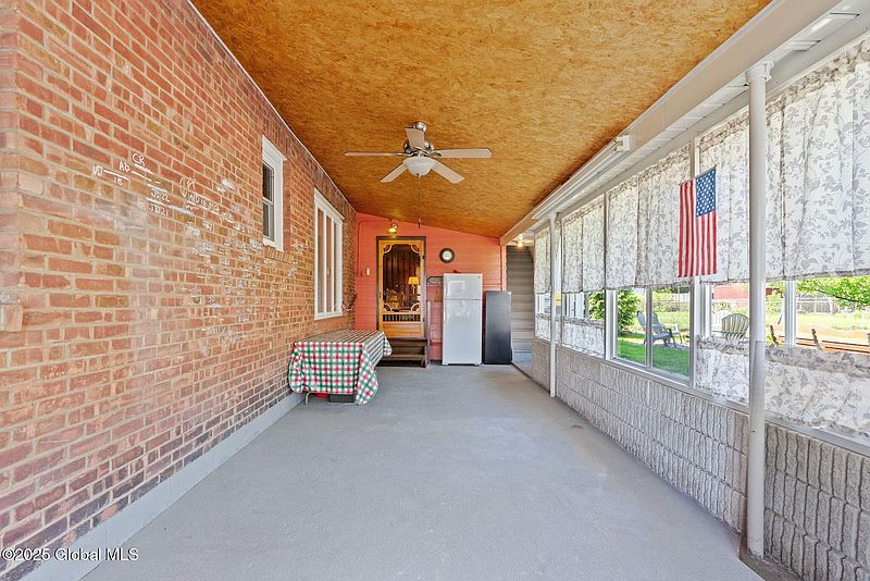 5th image of 3233 Phillip Street