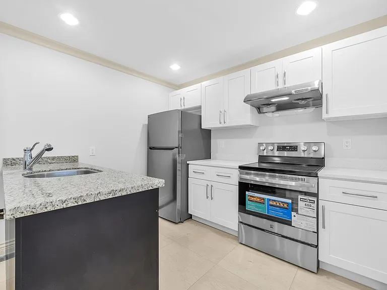 7353 Union St — Photo 28