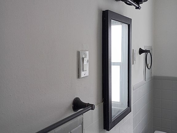 5th image of 1363 Kensington Ave #1