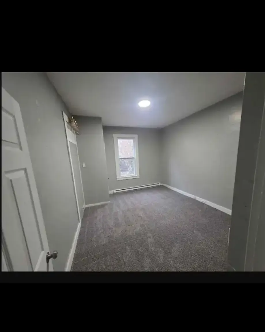 2 bed, 1200 sqft, $900 — Photo 3