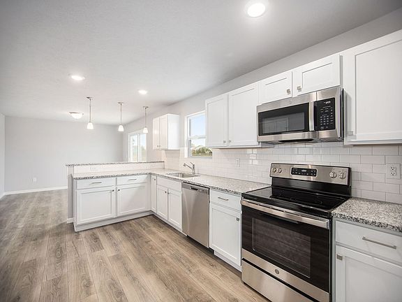 3rd image of 2074 Orlov Dr