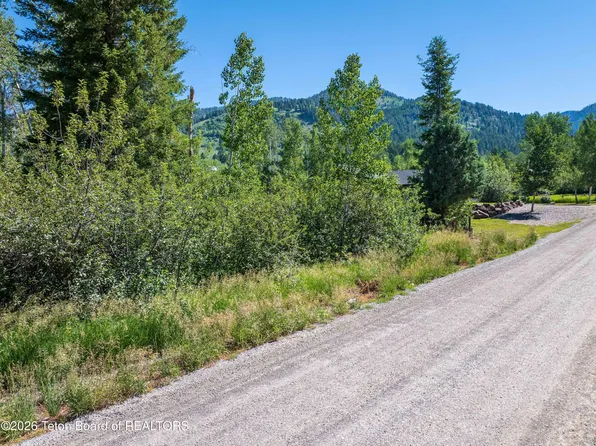 5 N Forest Dr, Thayne, WY 83127