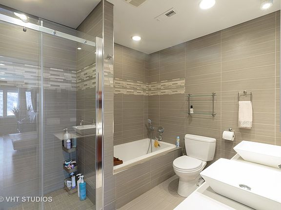 4th image of 3105 Toulon Dr APT E2