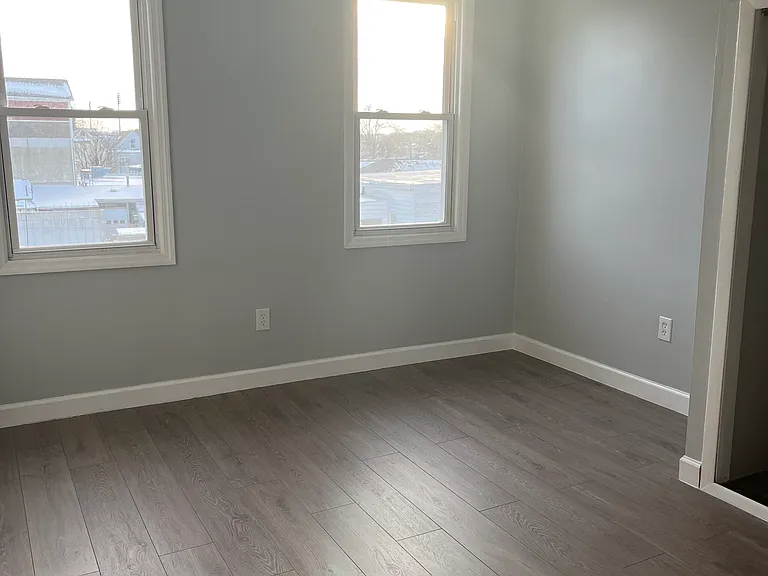 54 Davenport Ave #6 — Photo 7