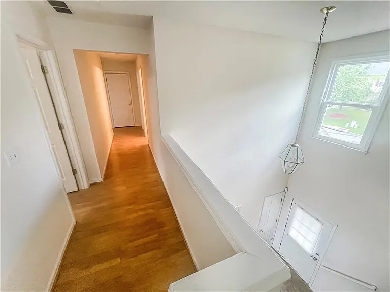 140 Calborne Ct — Photo 17
