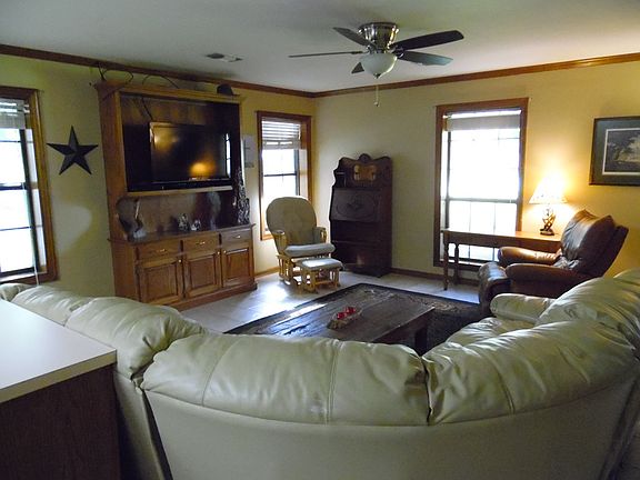 5th image of 9370 Meadow Ln