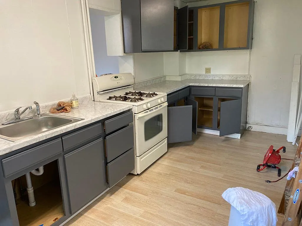 2 bed, 1099 sqft, $2,075 — Photo 3