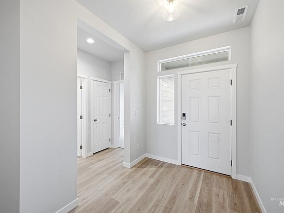 2nd image of 14104 Shiny Spruce St