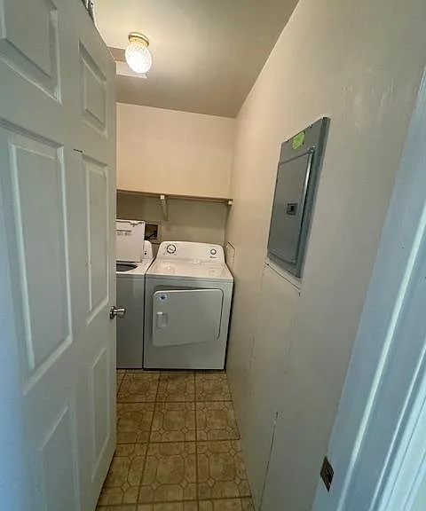 409 Connor St — Photo 5