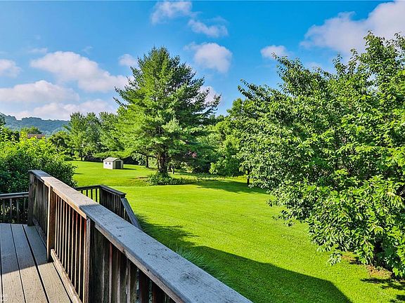 4th image of 2614 Meadow Lane Dr