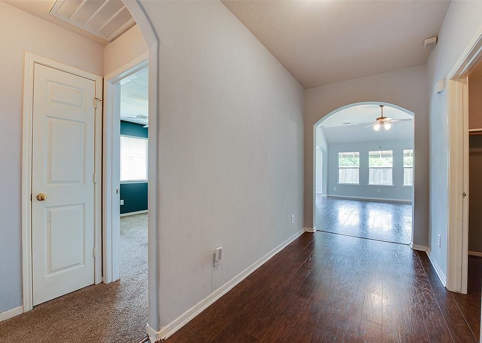 1st image of 8522 Morning Oak Lane