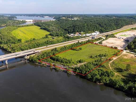 2nd image of 290 Osage River Bridge Rd