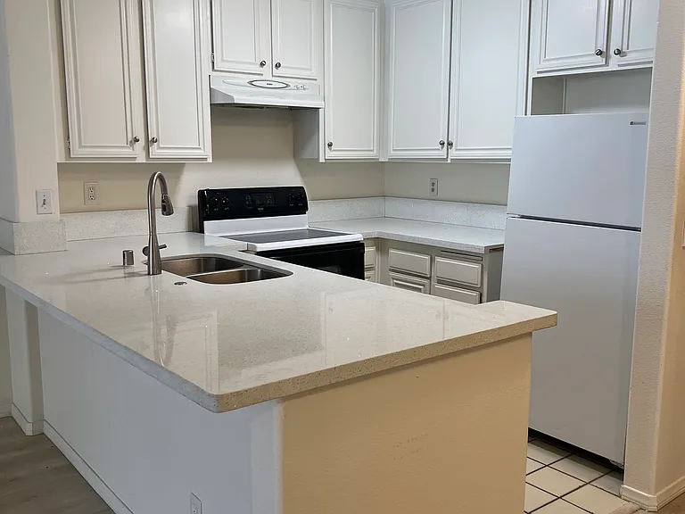 121 S Hope St #319 — Photo 24