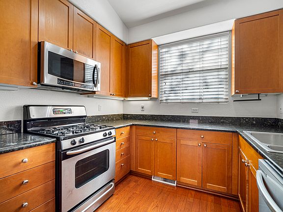 3rd image of 675 Alexandra Ct