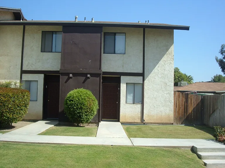 2400 Eric Way — Photo 1