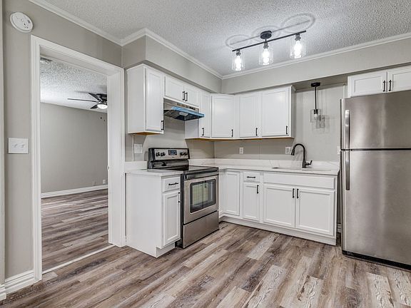4th image of 254 Alexandria St #254