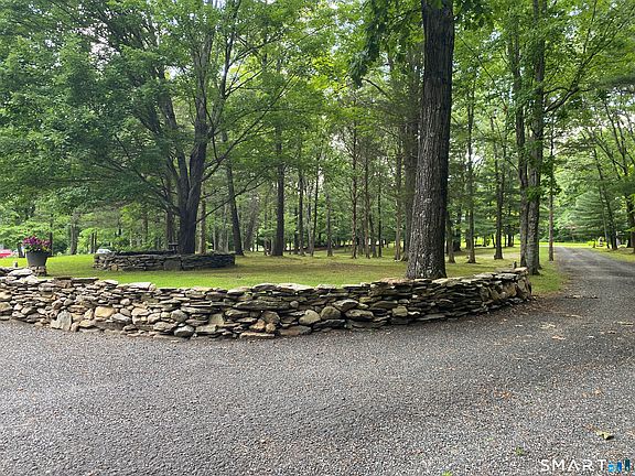 3rd image of 54 Outlook Road