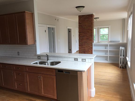 Kitchen back into Dining Room.