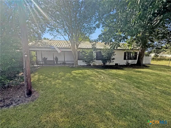 200 Peikert Ln, Port Lavaca, TX 77979
