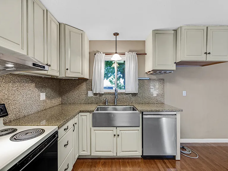 1159 Madrone Way — Photo 14