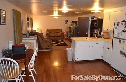 Kitchen
						:
						Large Kitchen