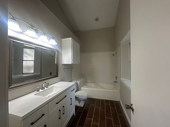 5th image of 6501 Jennings Dr