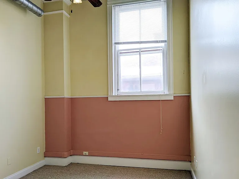 116 1/2 N Walnut St — Photo 24
