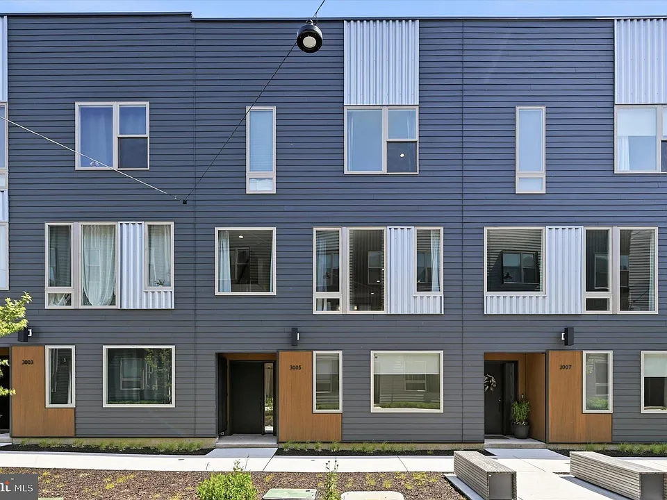 3005 Birchview Walk