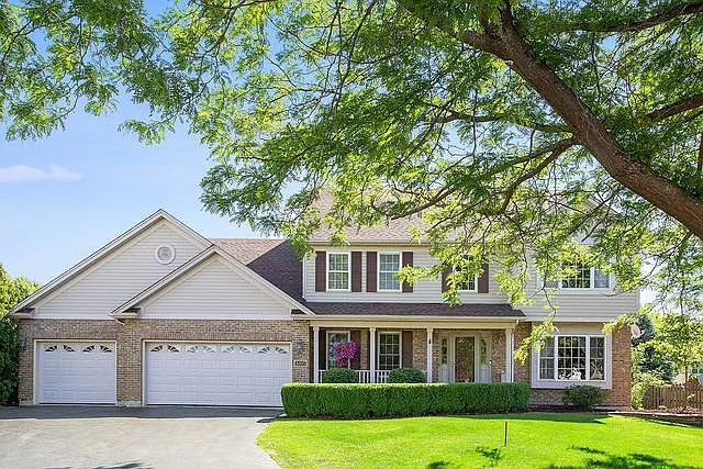 5105 Prestwick Cir photo 1