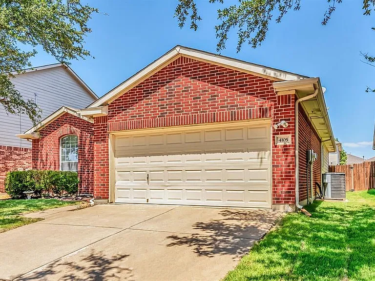 4105 Capstone Dr — Photo 2