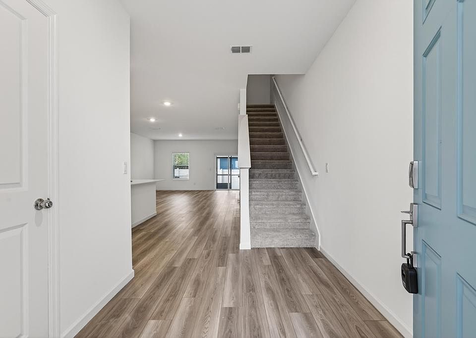 1st image of 3967 Mid Century St #1