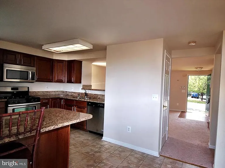 3351 Canton Ct — Photo 6