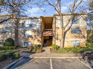 4831 Spring Lake Dr, Charlotte, NC 28212