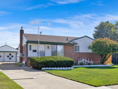 18056 Summer Ln S, Fraser, MI, 48026