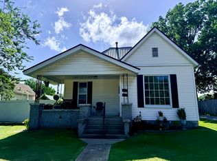 608 N Central Ave, Monett, MO 65708