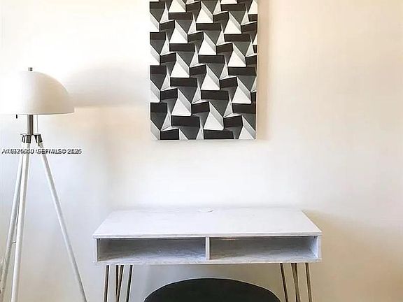 5th image of 1611 Michigan Ave APT 21